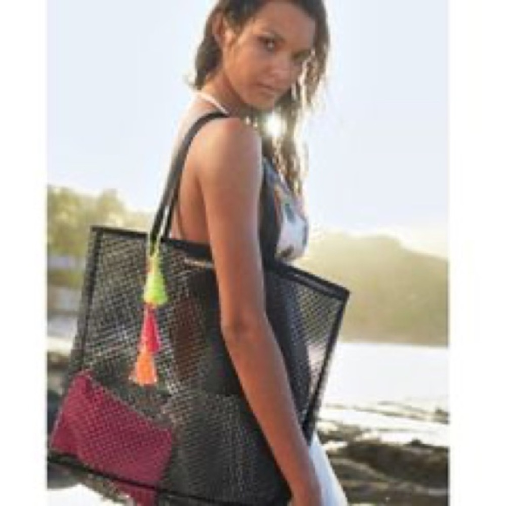 Victoria’s Secret 2-in-1 Mesh Bag: gym, beach